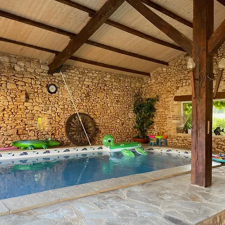 Hébergement de vacances Refuge Champêtre - Piscine Intérieure - Détente *